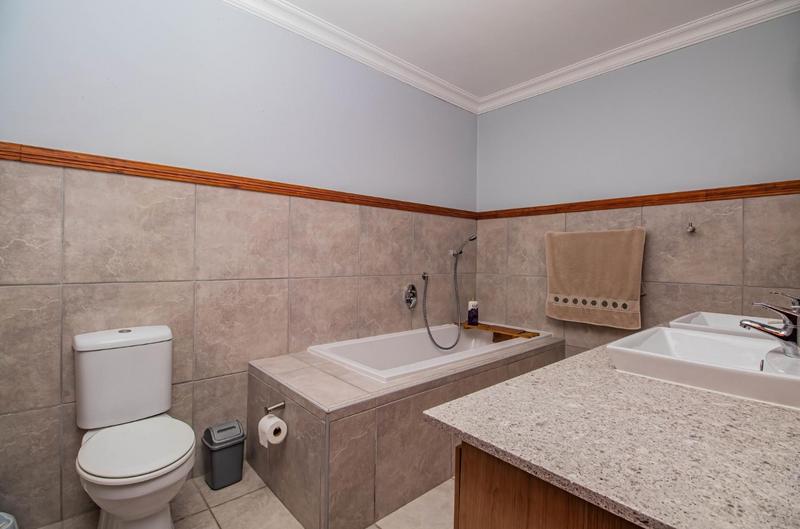 To Let 2 Bedroom Property for Rent in Outeniqua Strand Western Cape